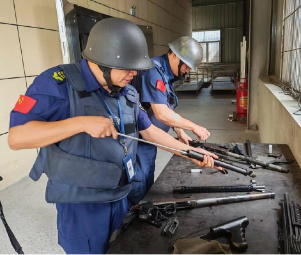 e54ea1f371204ebce98e46a94fa7828d.jpg 市保安2.jpg